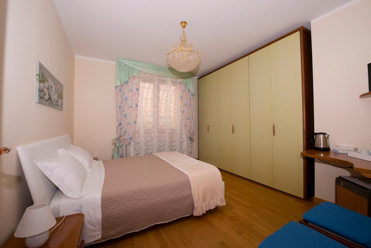 Bed and Breakfast La Casa Di Pimpi Дезенцано-дель-Гарда Екстер'єр фото